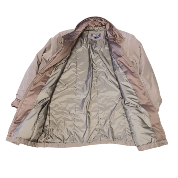 IZZI WOMEN'S SIZE MEDIUM TAN WINTER COAT. - Picture 2 of 5